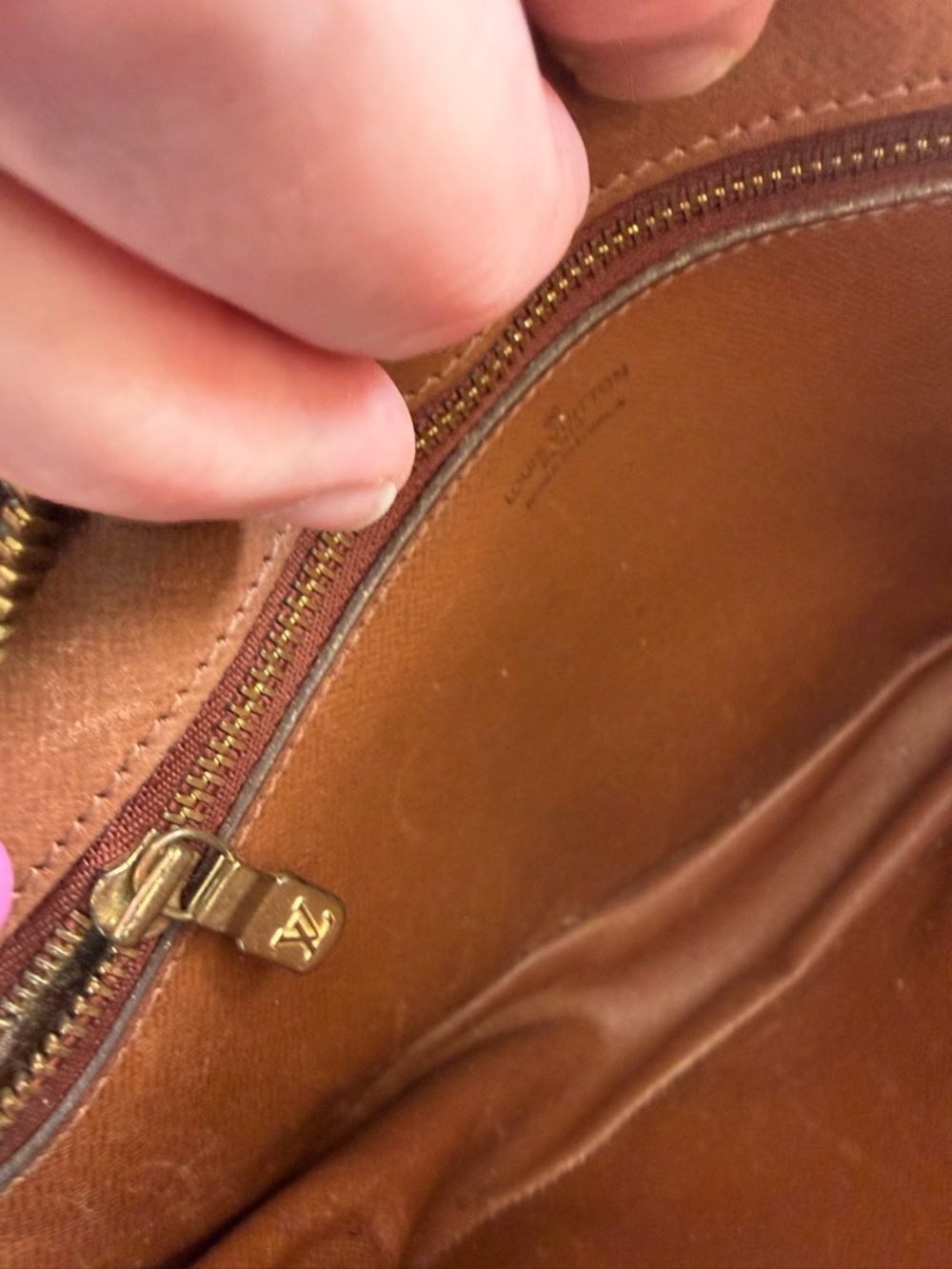 Louis Vuitton Tan Jeune Textured Leather bag - Picture 10 of 13